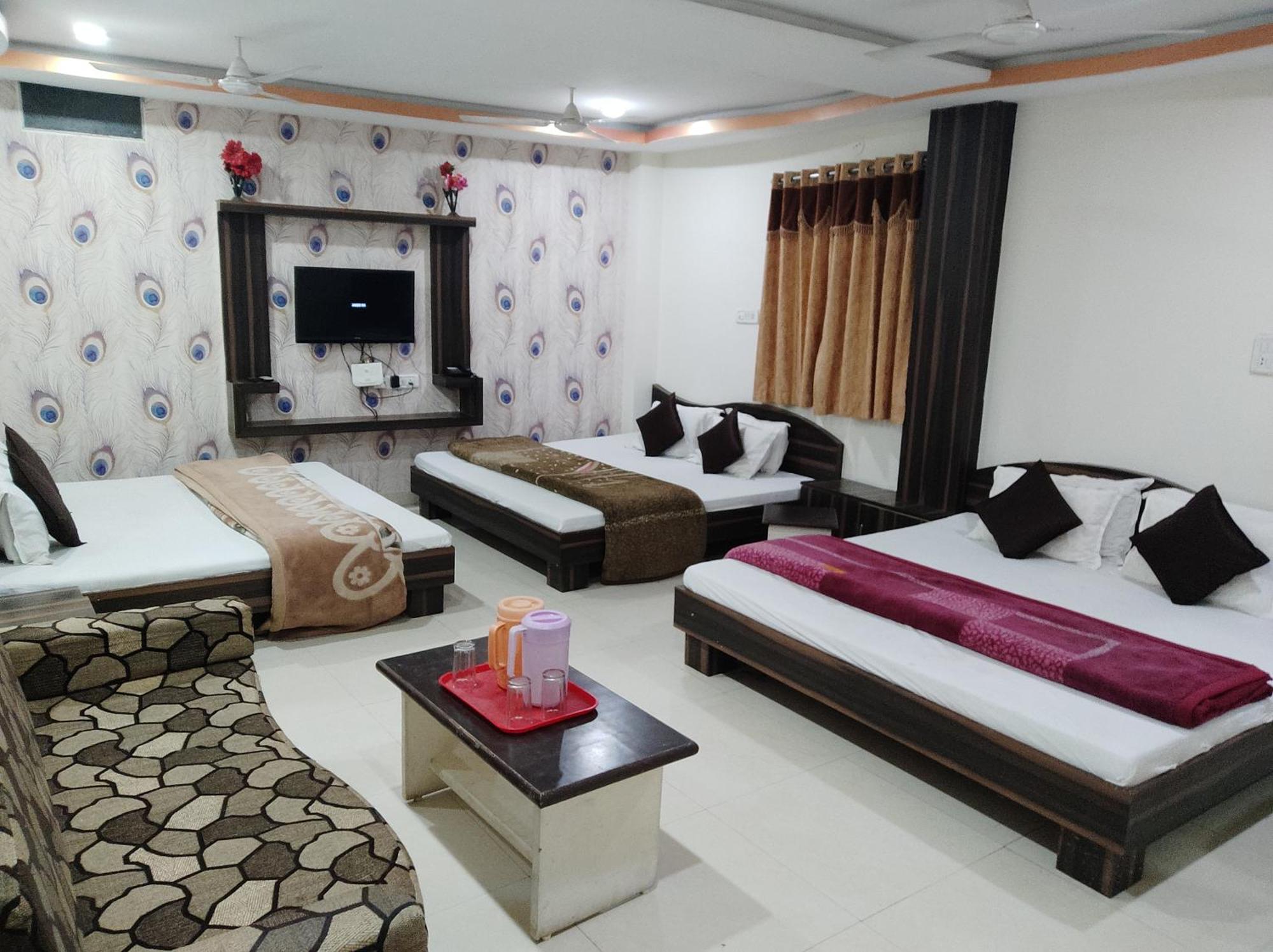 Hotel Vrandavan Palace Near Mahakal Temple Ujjain Extérieur photo