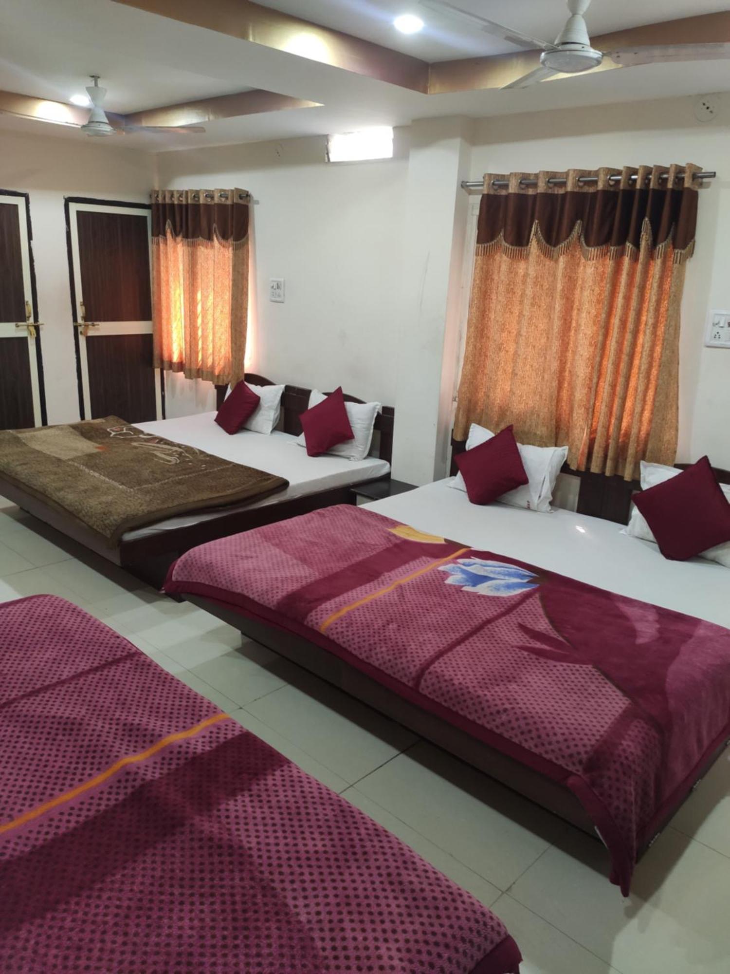 Hotel Vrandavan Palace Near Mahakal Temple Ujjain Extérieur photo