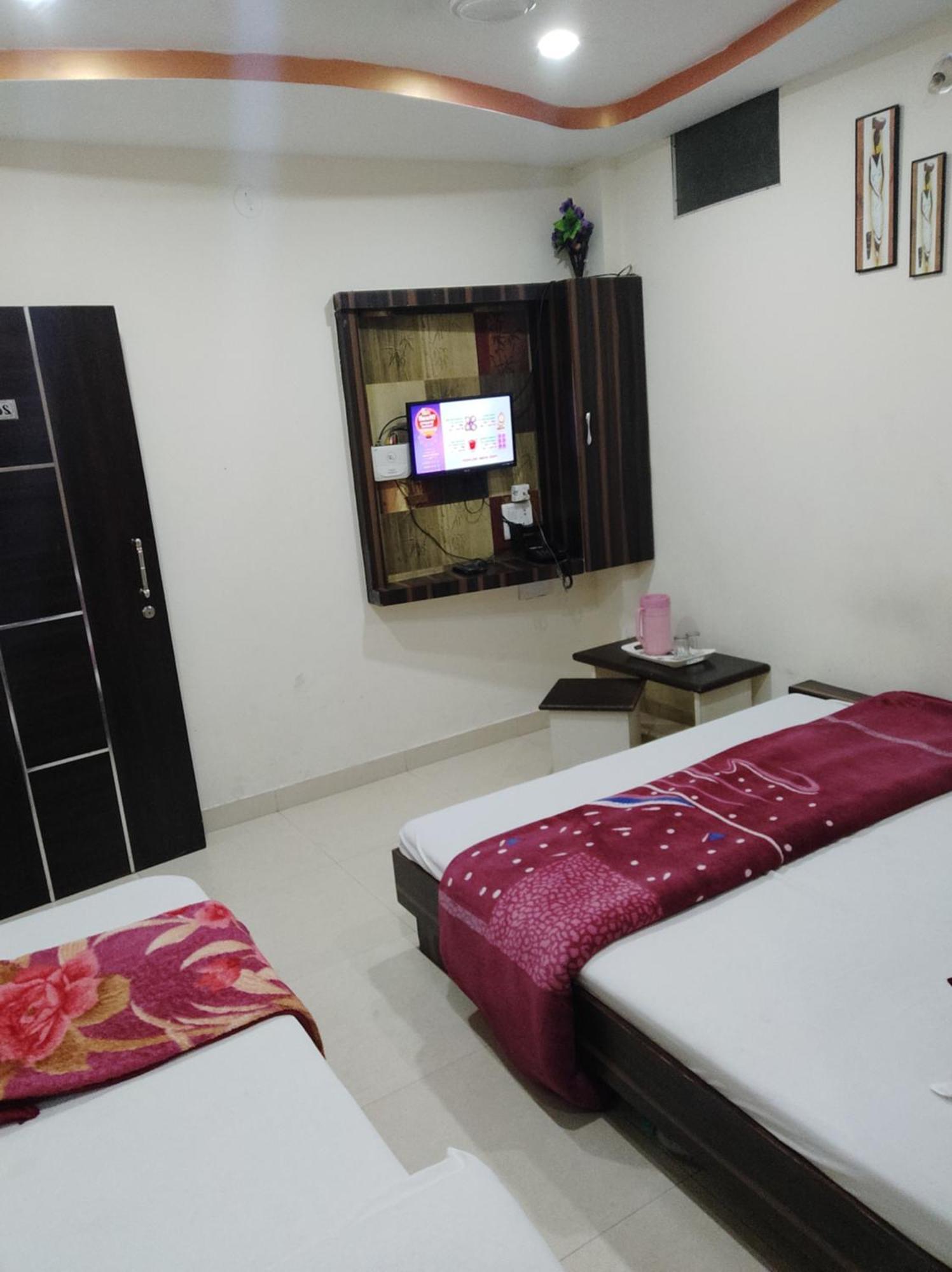 Hotel Vrandavan Palace Near Mahakal Temple Ujjain Extérieur photo