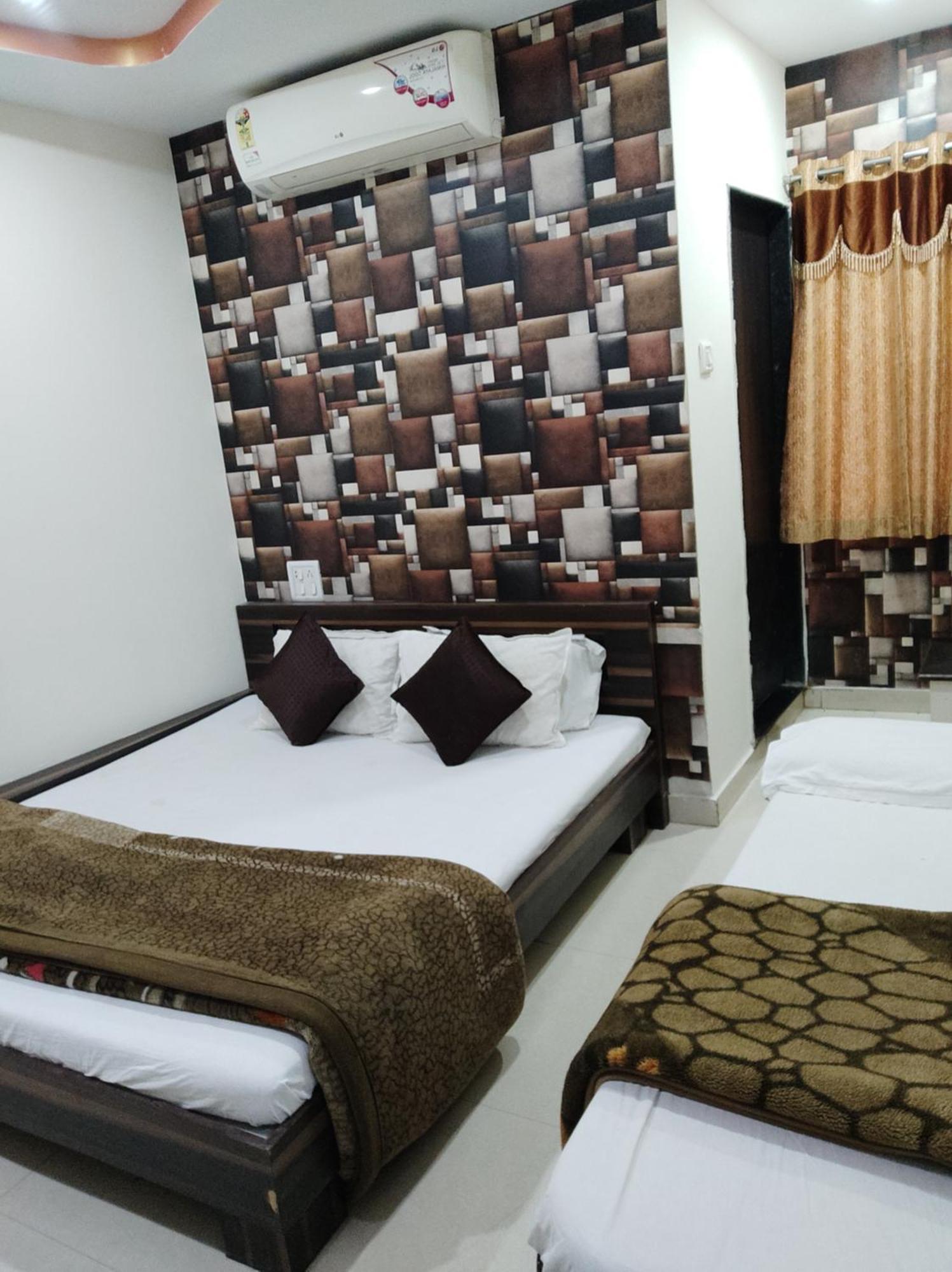Hotel Vrandavan Palace Near Mahakal Temple Ujjain Extérieur photo