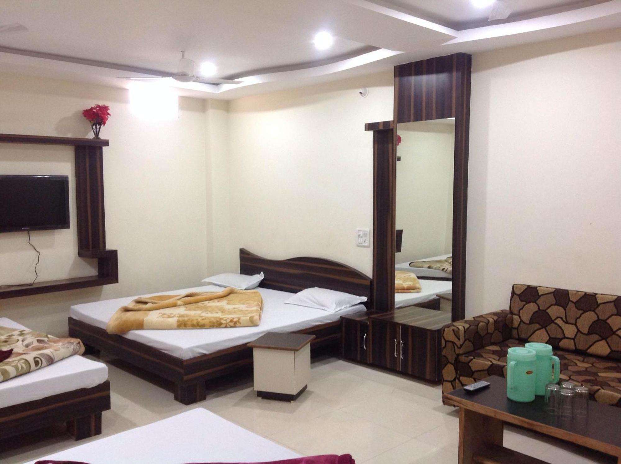 Hotel Vrandavan Palace Near Mahakal Temple Ujjain Extérieur photo