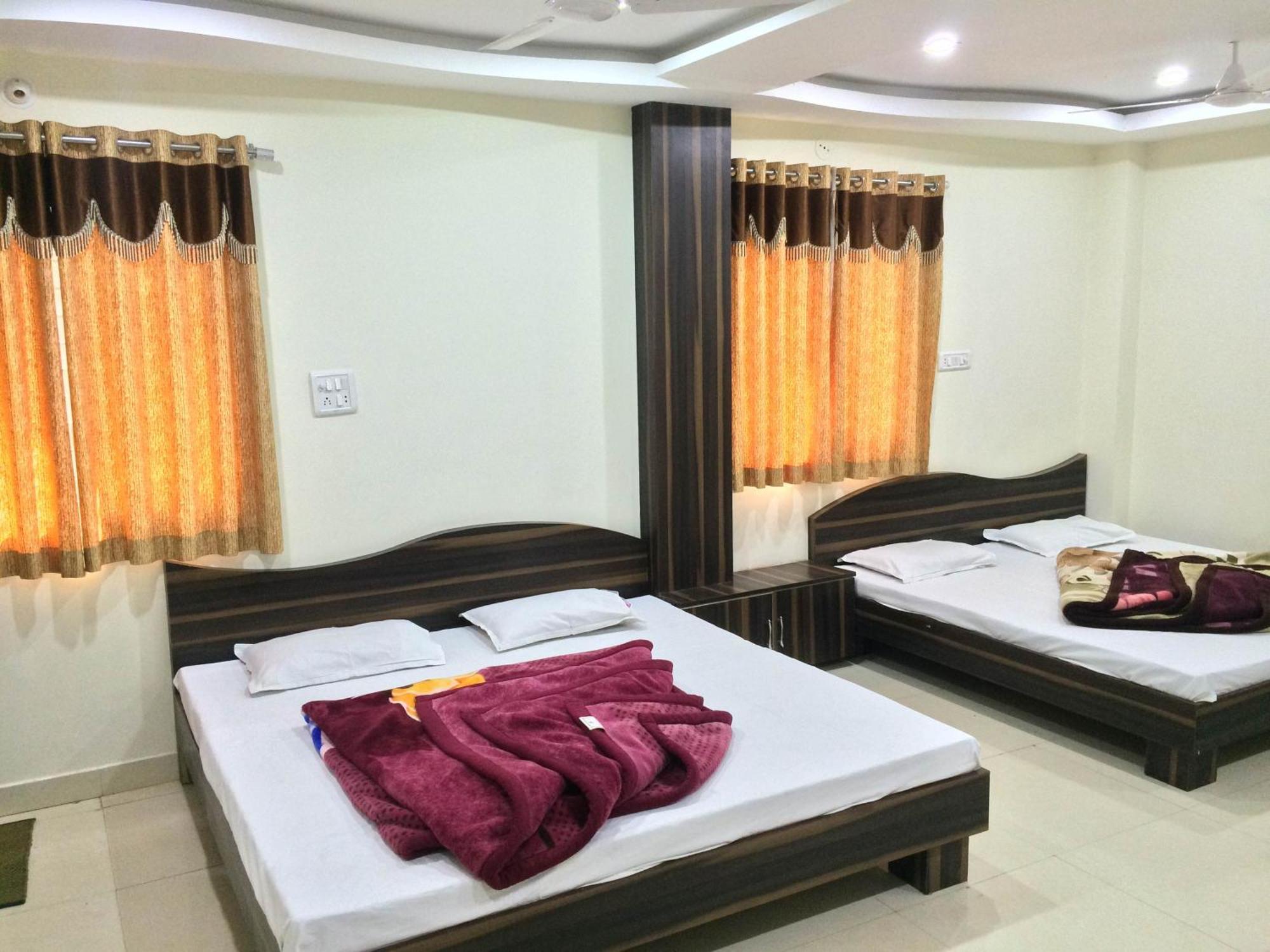 Hotel Vrandavan Palace Near Mahakal Temple Ujjain Extérieur photo