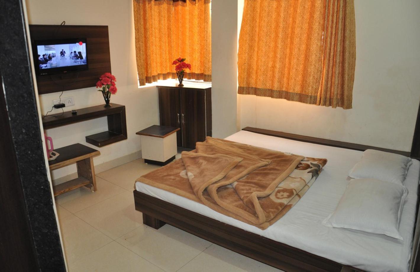 Hotel Vrandavan Palace Near Mahakal Temple Ujjain Extérieur photo
