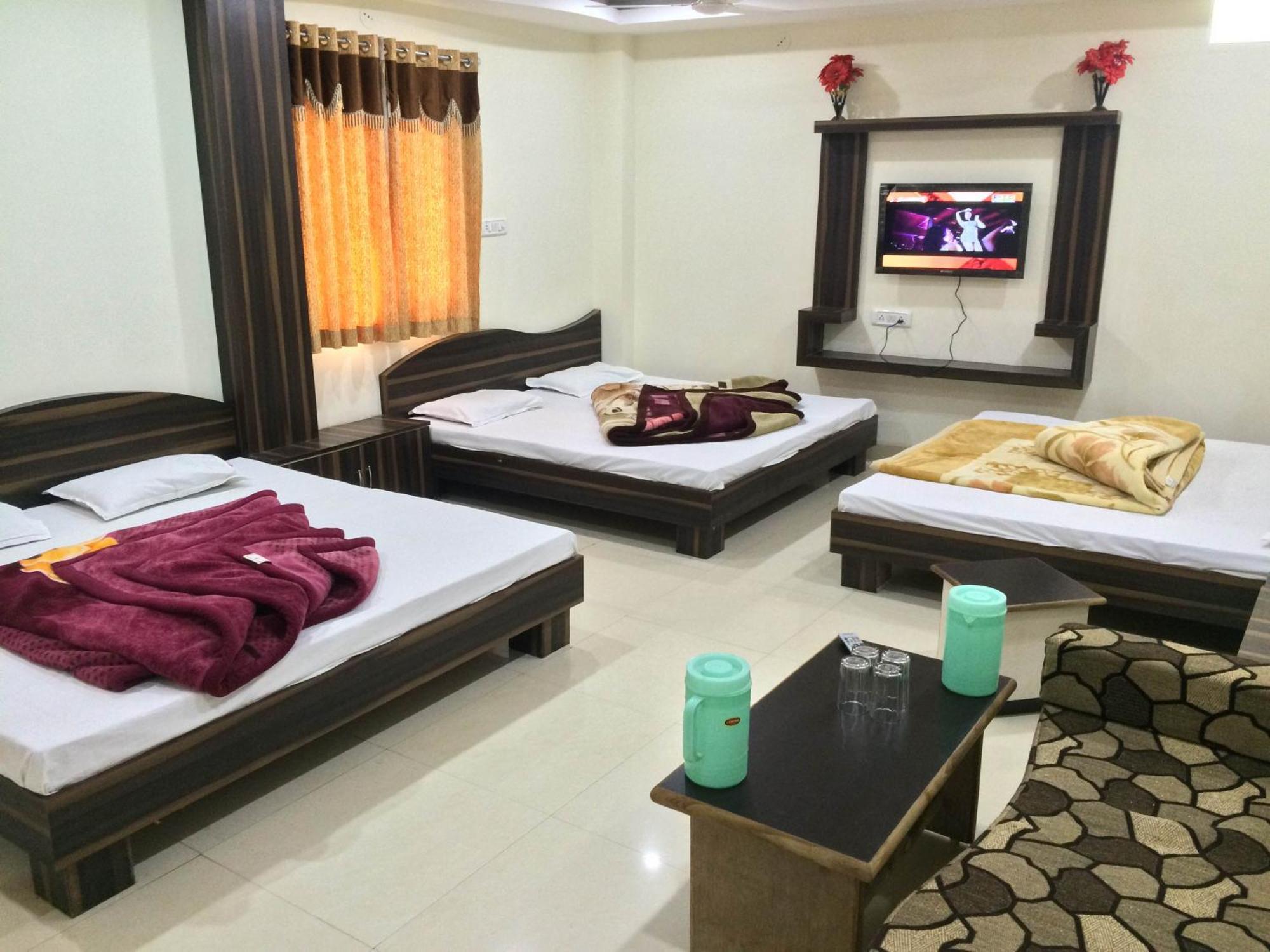 Hotel Vrandavan Palace Near Mahakal Temple Ujjain Extérieur photo