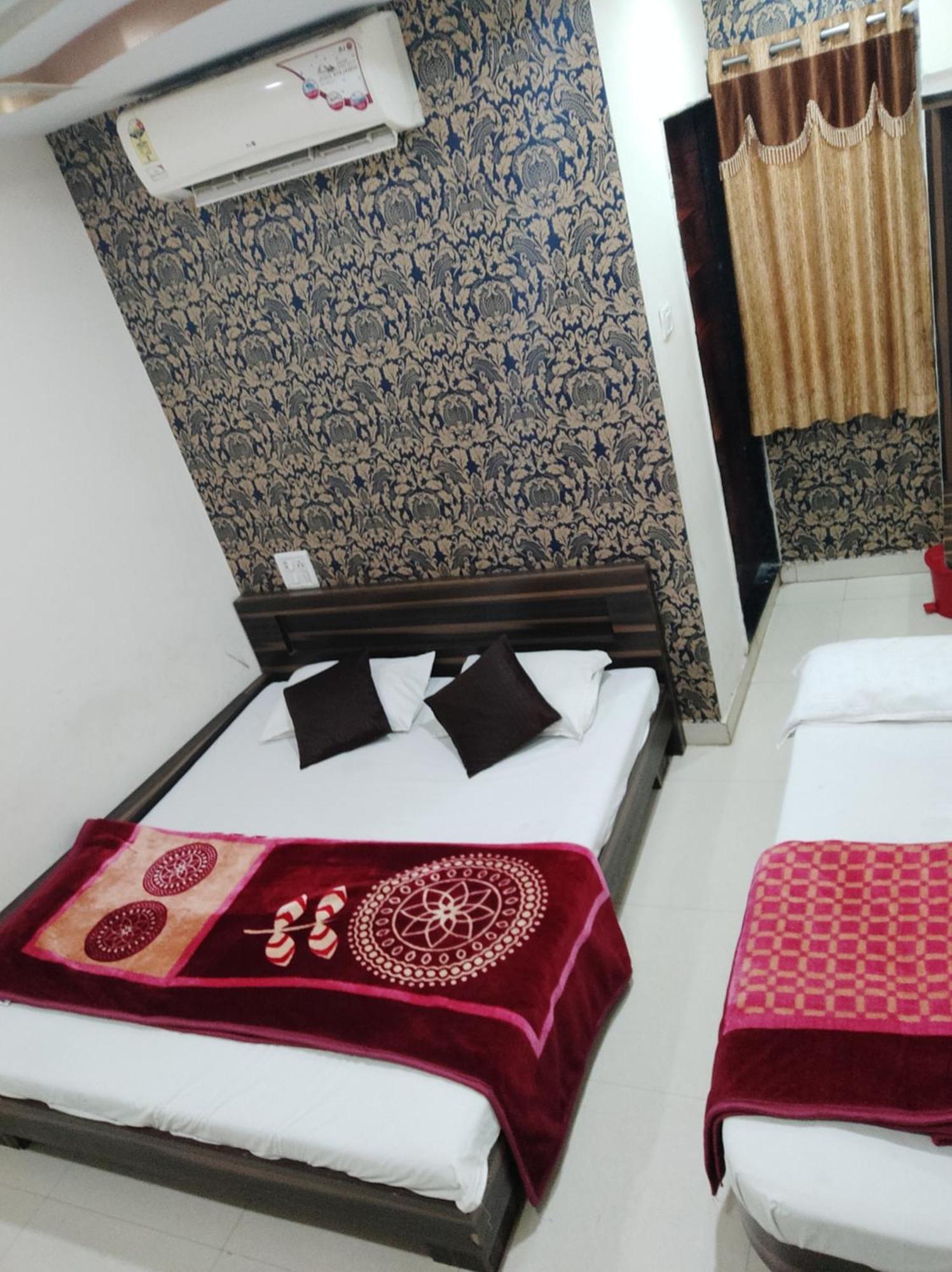 Hotel Vrandavan Palace Near Mahakal Temple Ujjain Extérieur photo