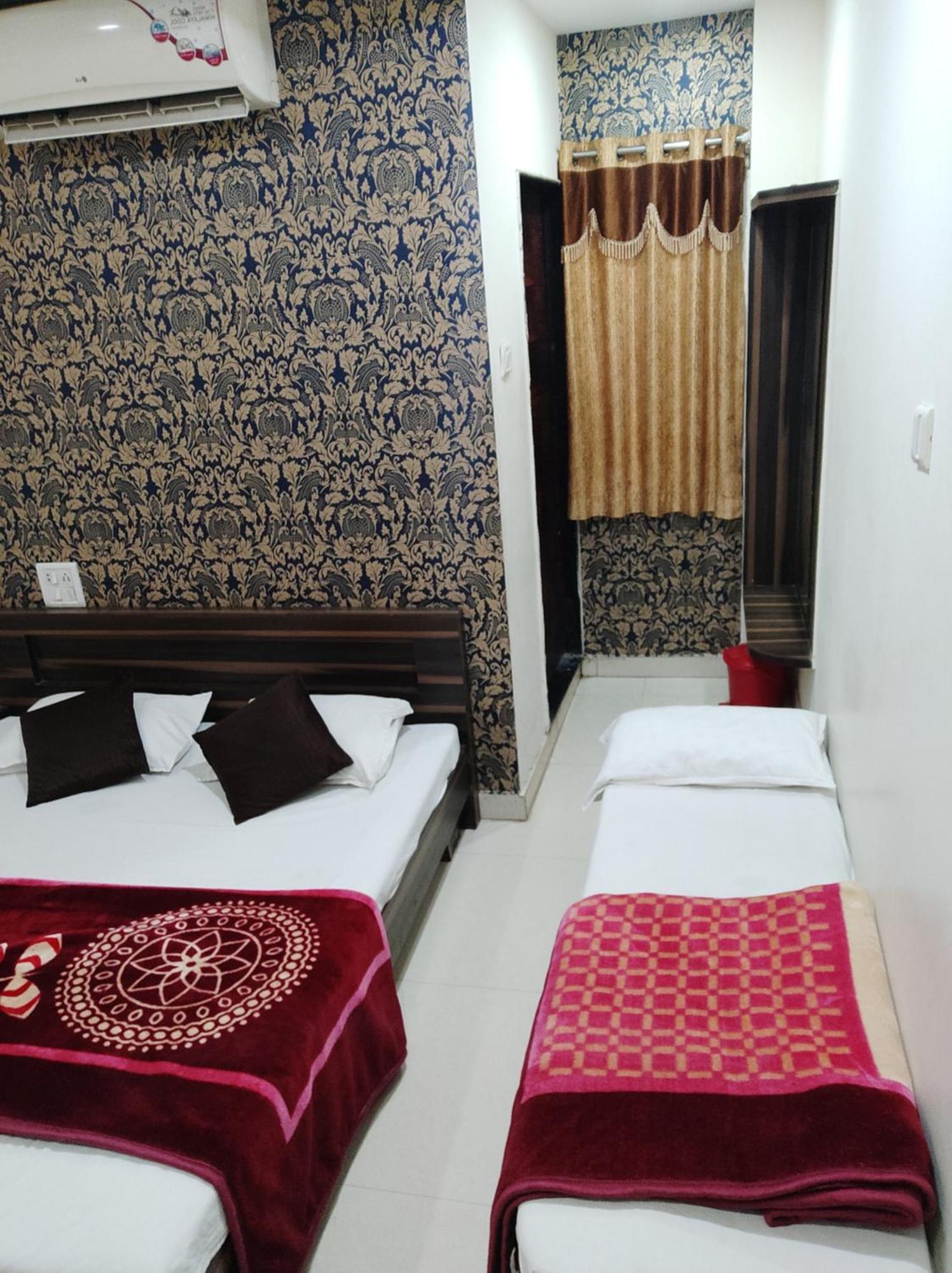 Hotel Vrandavan Palace Near Mahakal Temple Ujjain Extérieur photo