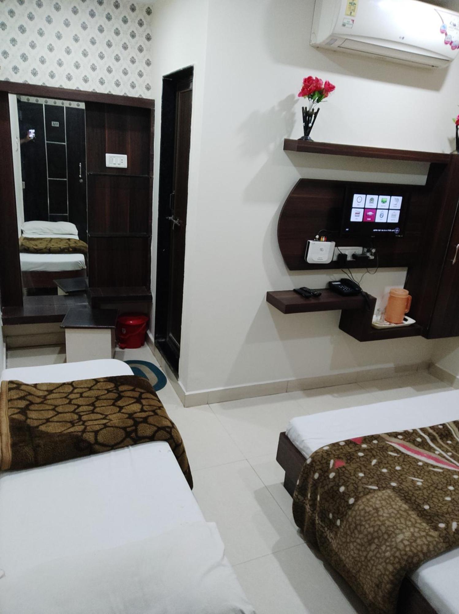 Hotel Vrandavan Palace Near Mahakal Temple Ujjain Extérieur photo
