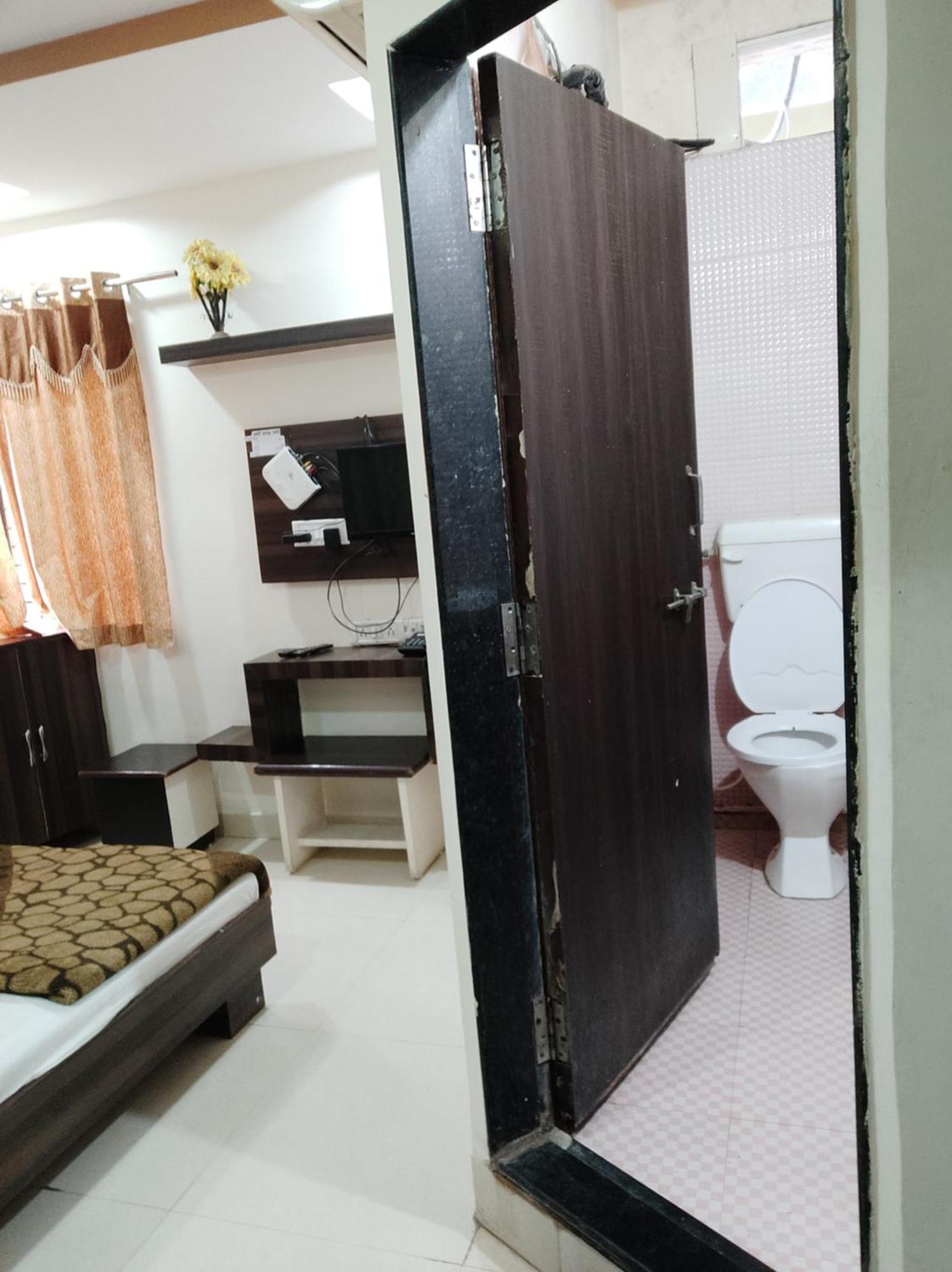 Hotel Vrandavan Palace Near Mahakal Temple Ujjain Extérieur photo