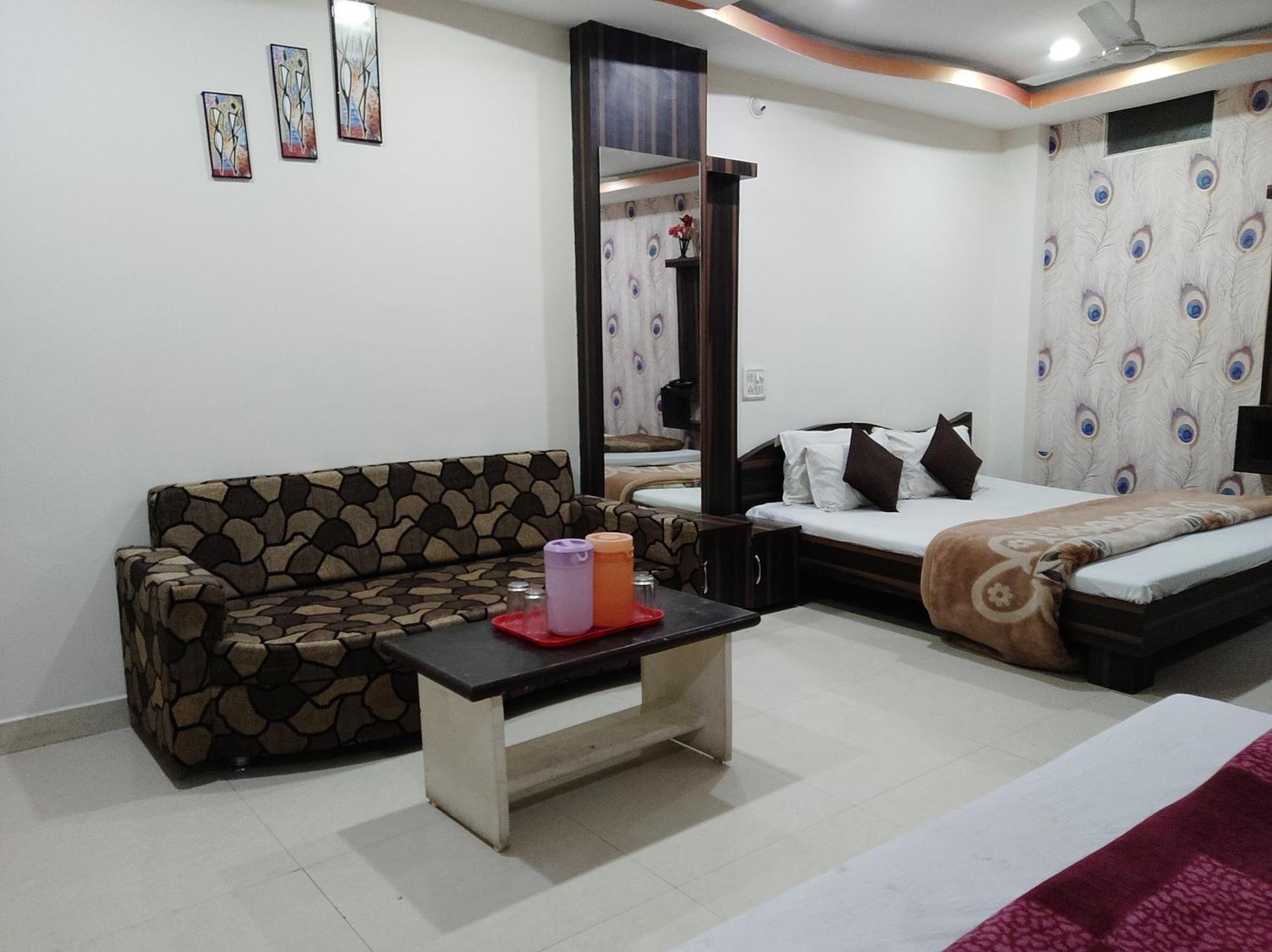 Hotel Vrandavan Palace Near Mahakal Temple Ujjain Extérieur photo
