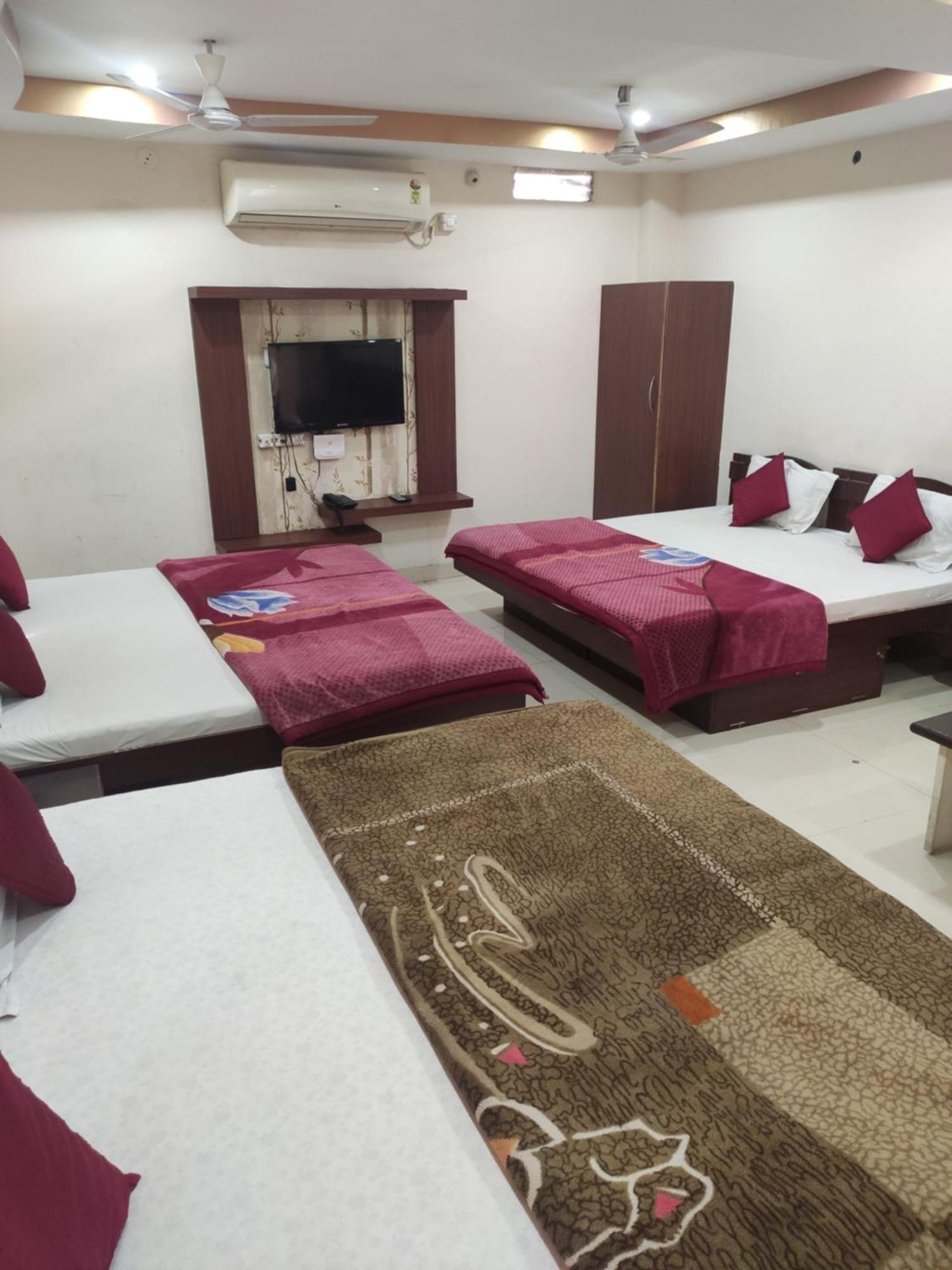 Hotel Vrandavan Palace Near Mahakal Temple Ujjain Extérieur photo