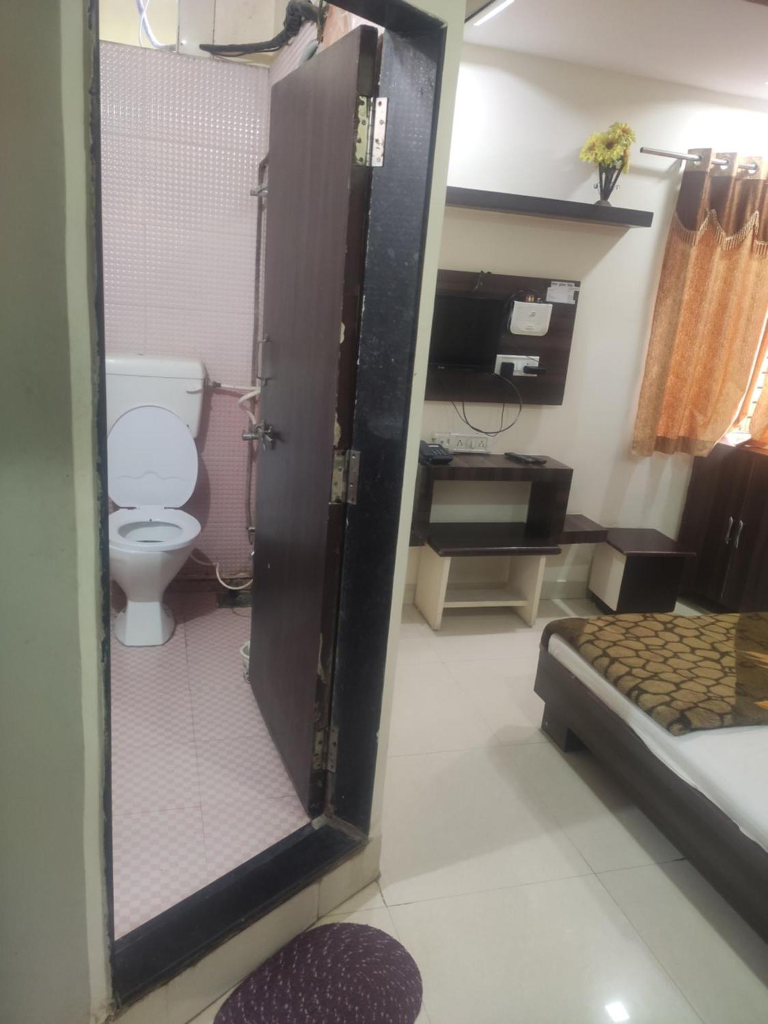 Hotel Vrandavan Palace Near Mahakal Temple Ujjain Extérieur photo