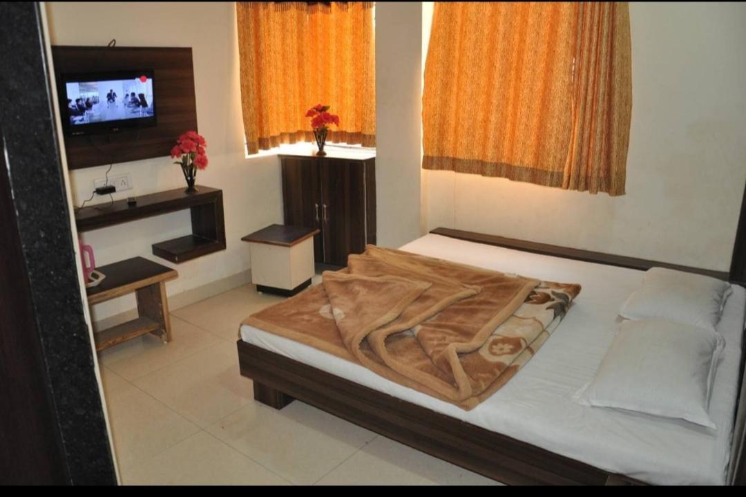 Hotel Vrandavan Palace Near Mahakal Temple Ujjain Extérieur photo