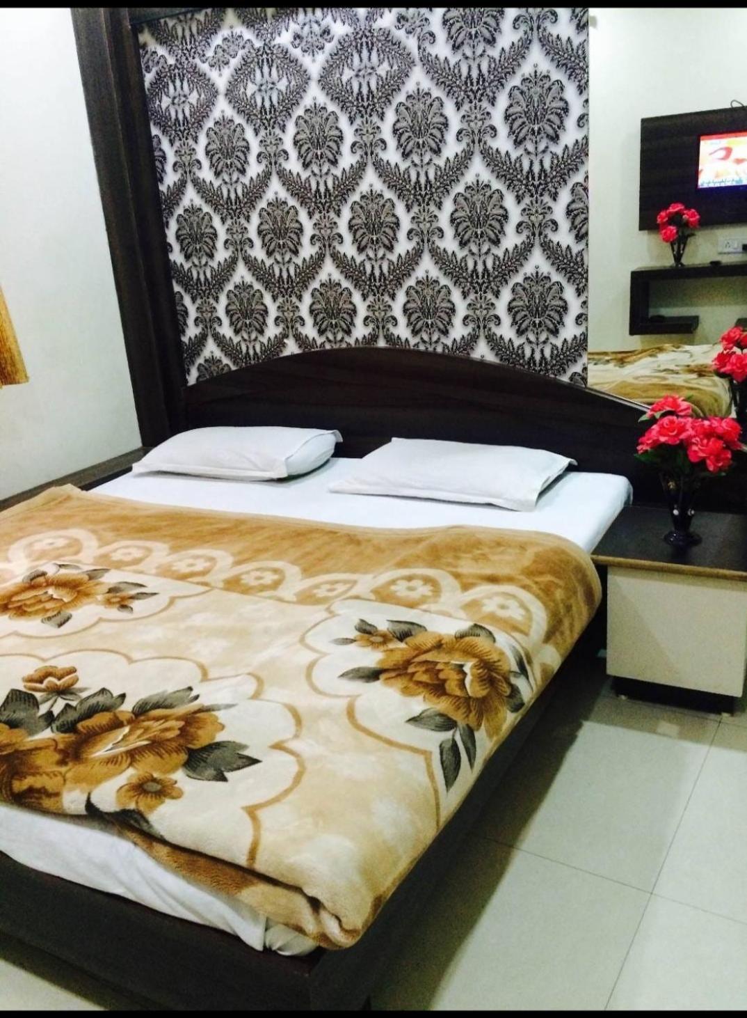 Hotel Vrandavan Palace Near Mahakal Temple Ujjain Extérieur photo