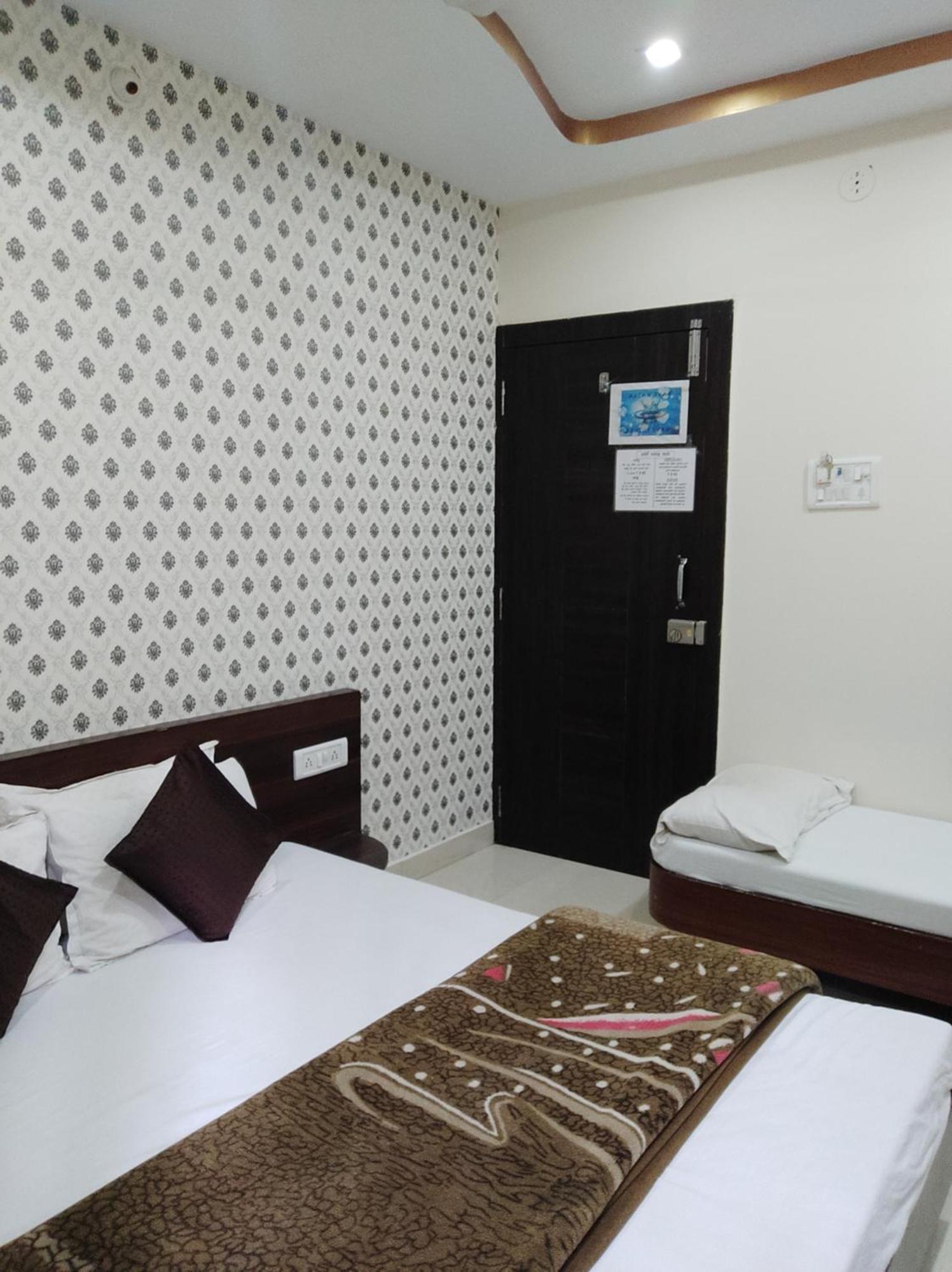 Hotel Vrandavan Palace Near Mahakal Temple Ujjain Extérieur photo